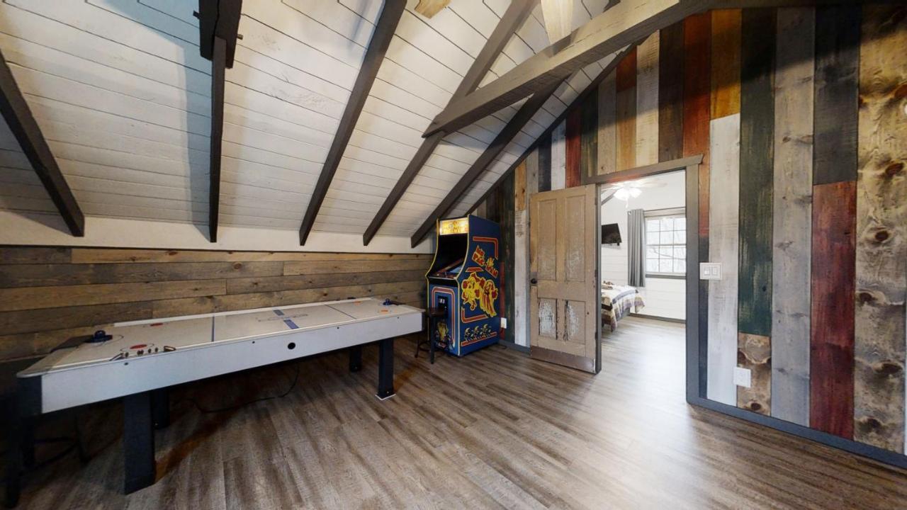 Bigfoots Hideaway Cabin Gatlinburg Bagian luar foto