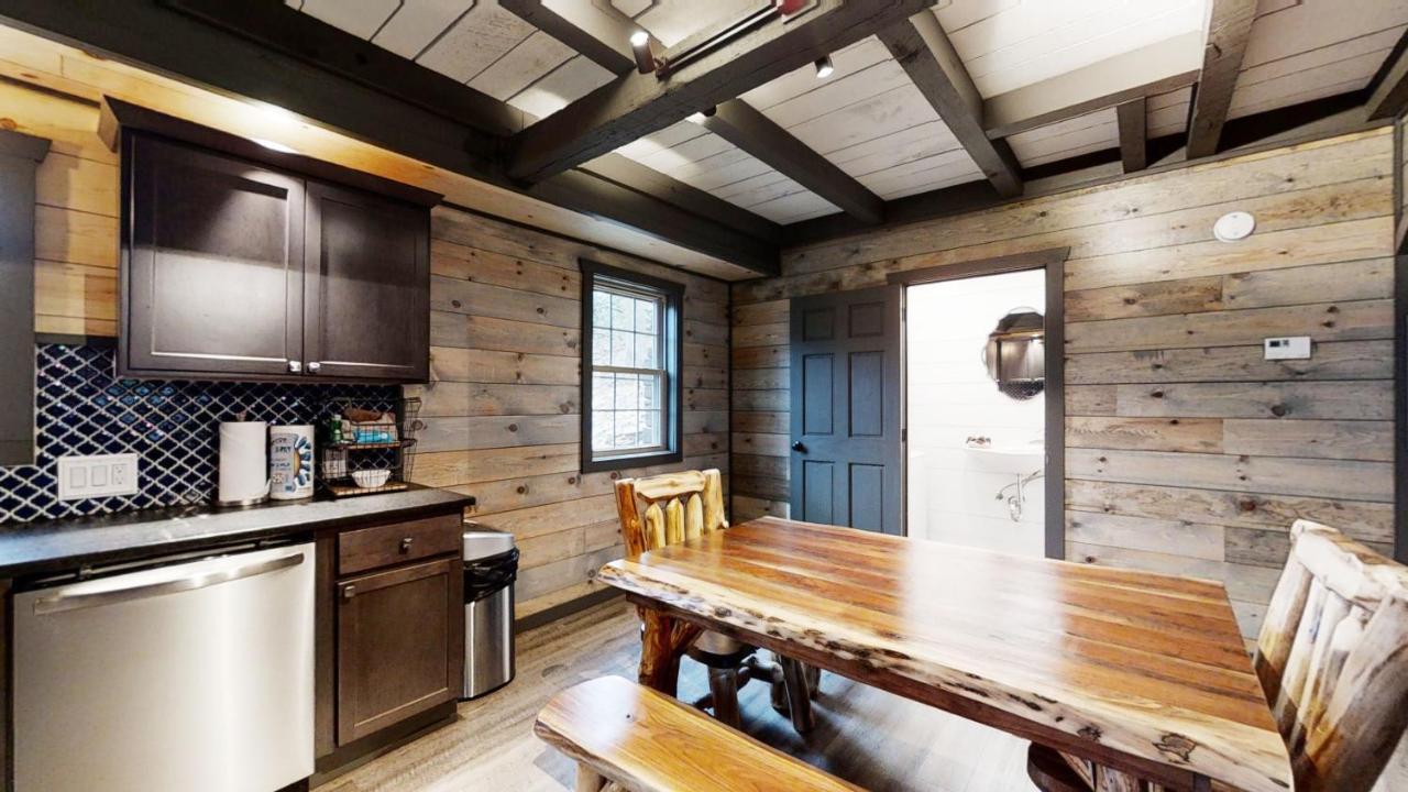 Bigfoots Hideaway Cabin Gatlinburg Bagian luar foto