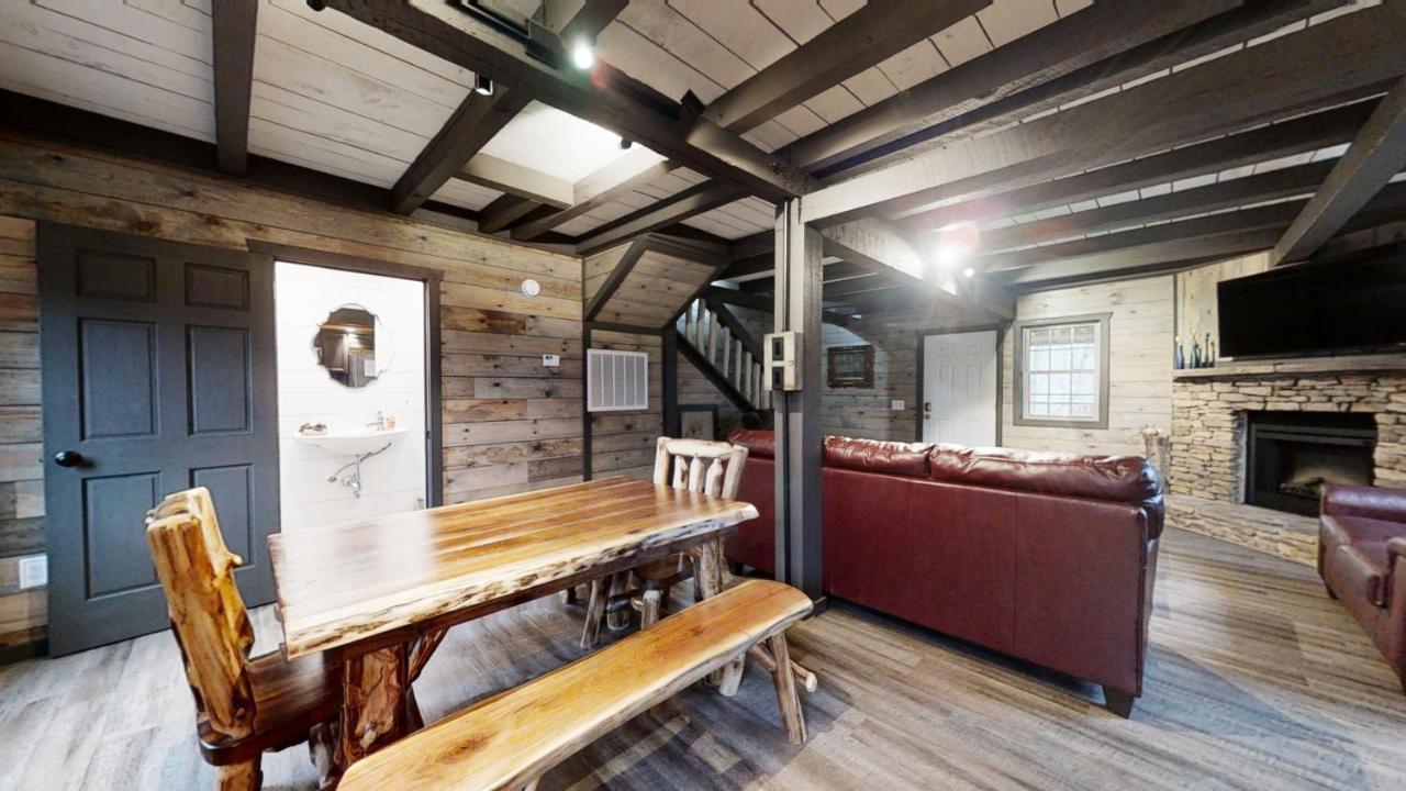 Bigfoots Hideaway Cabin Gatlinburg Bagian luar foto