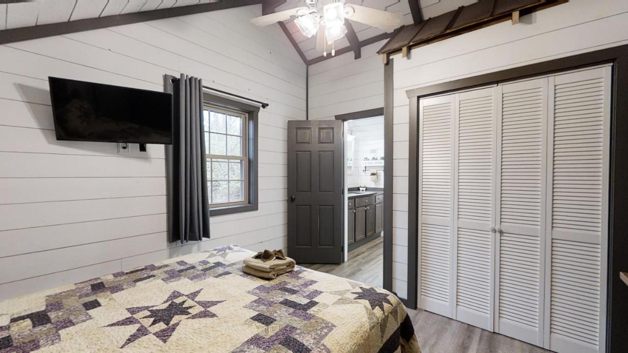 Bigfoots Hideaway Cabin Gatlinburg Bagian luar foto