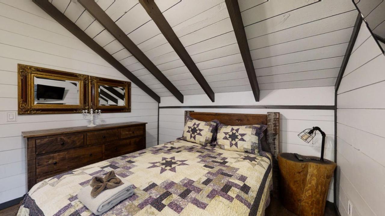 Bigfoots Hideaway Cabin Gatlinburg Bagian luar foto