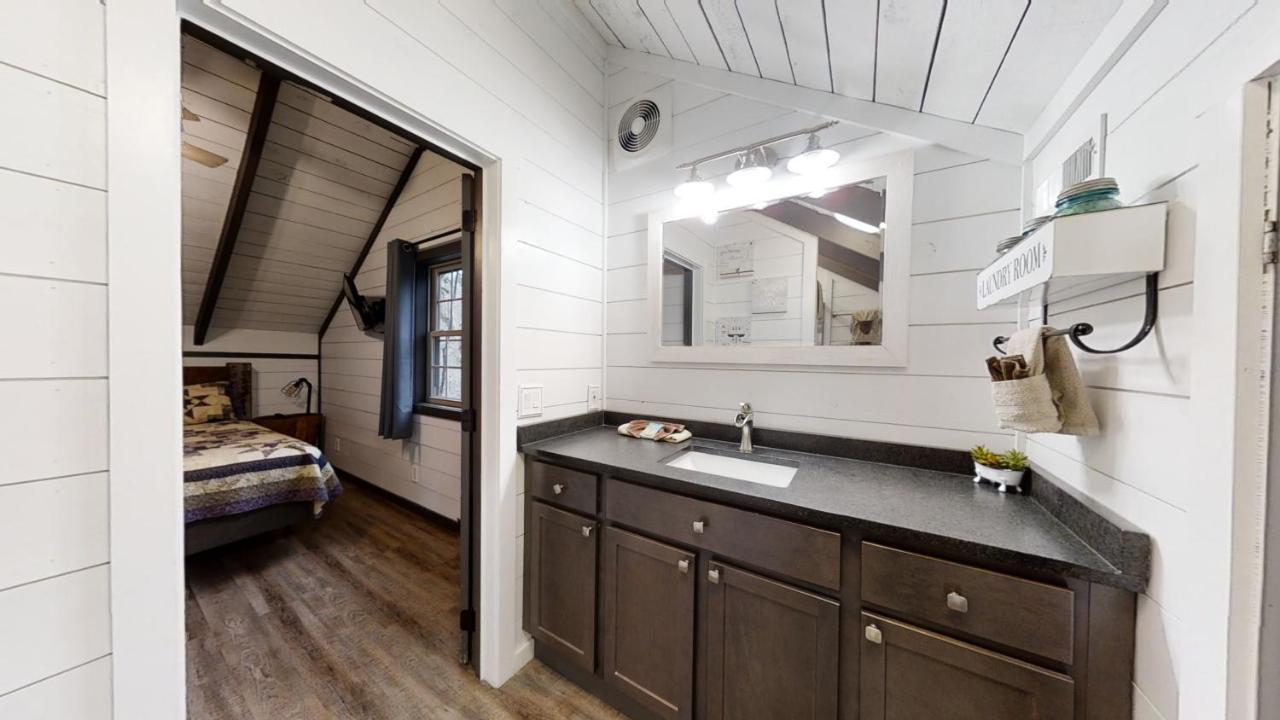 Bigfoots Hideaway Cabin Gatlinburg Bagian luar foto
