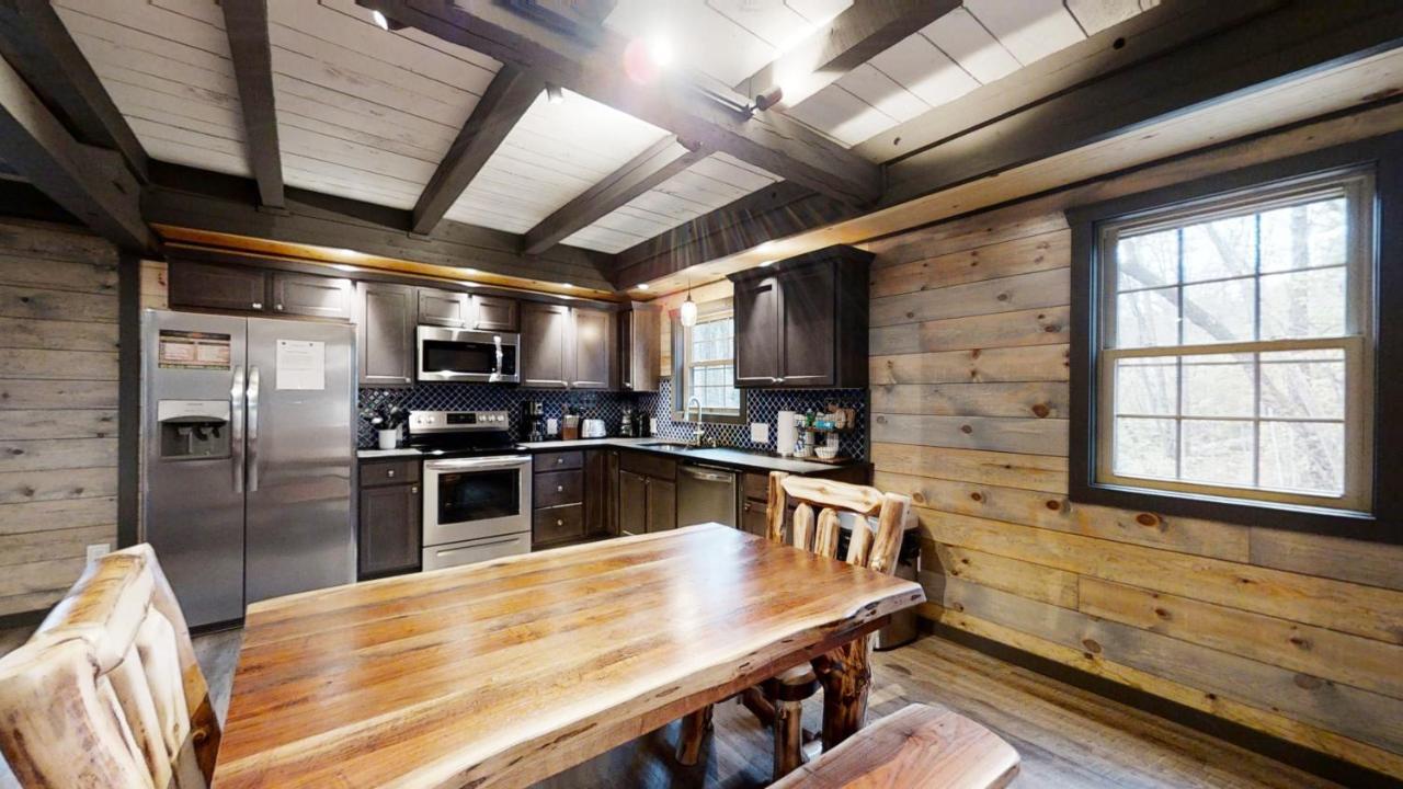 Bigfoots Hideaway Cabin Gatlinburg Bagian luar foto