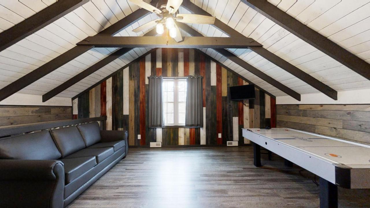 Bigfoots Hideaway Cabin Gatlinburg Bagian luar foto